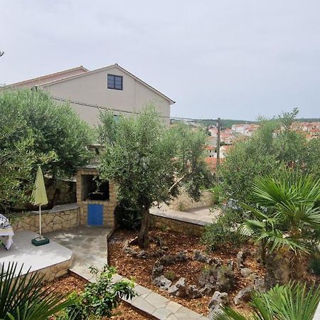 Sunce Apartment Vrbnik Bagian luar foto