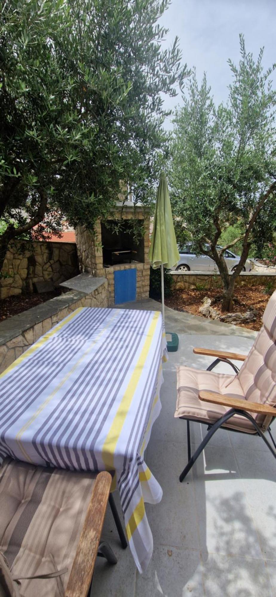 Sunce Apartment Vrbnik Bagian luar foto